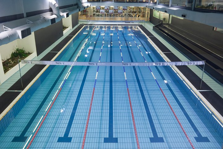 swimming-pool-holmes-place-maroussi