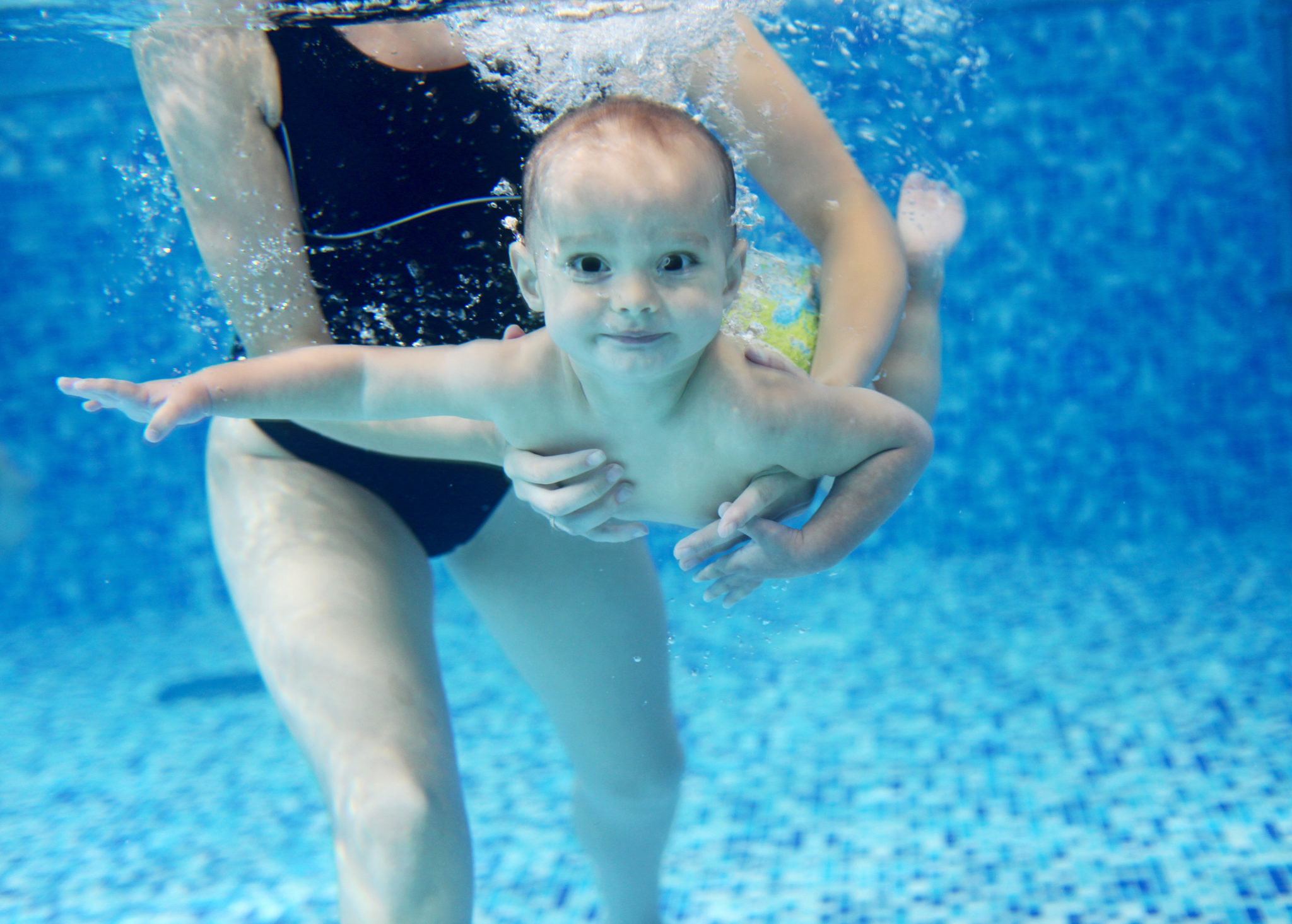 baby_swimming
