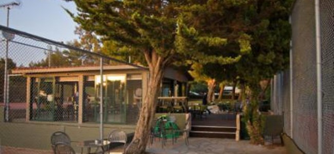kavouri tennis club place