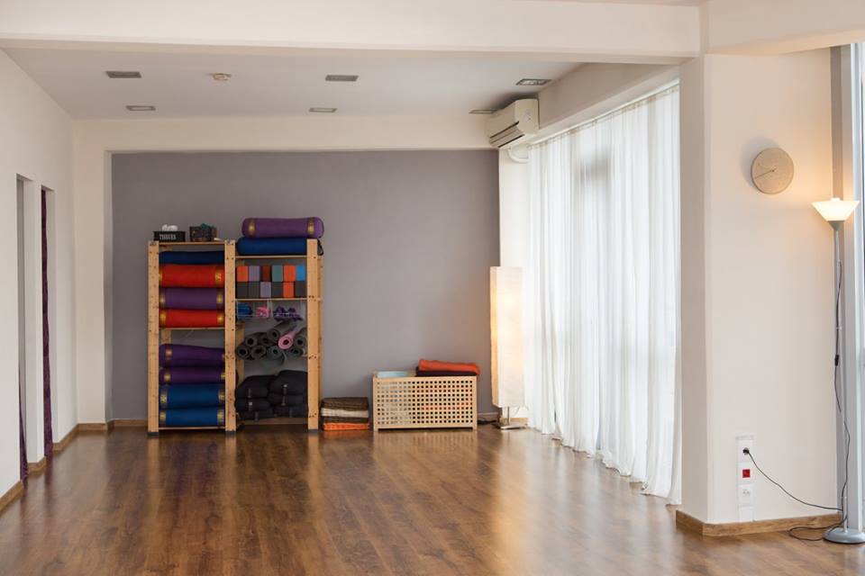 yoga urban voula