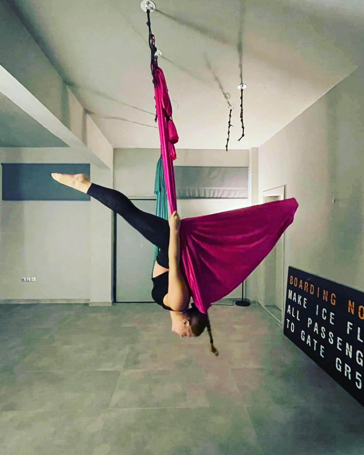 maria-economou-pilates-irakleio-aerial-yoga-05-sportshunter