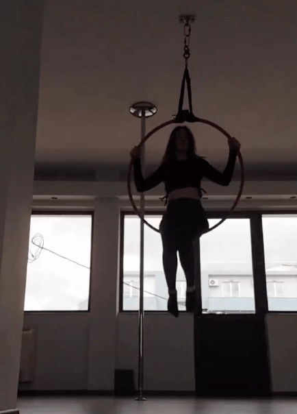 v-angels-pole-agia-paraskevi-aerial-hoop-02-sportshunter