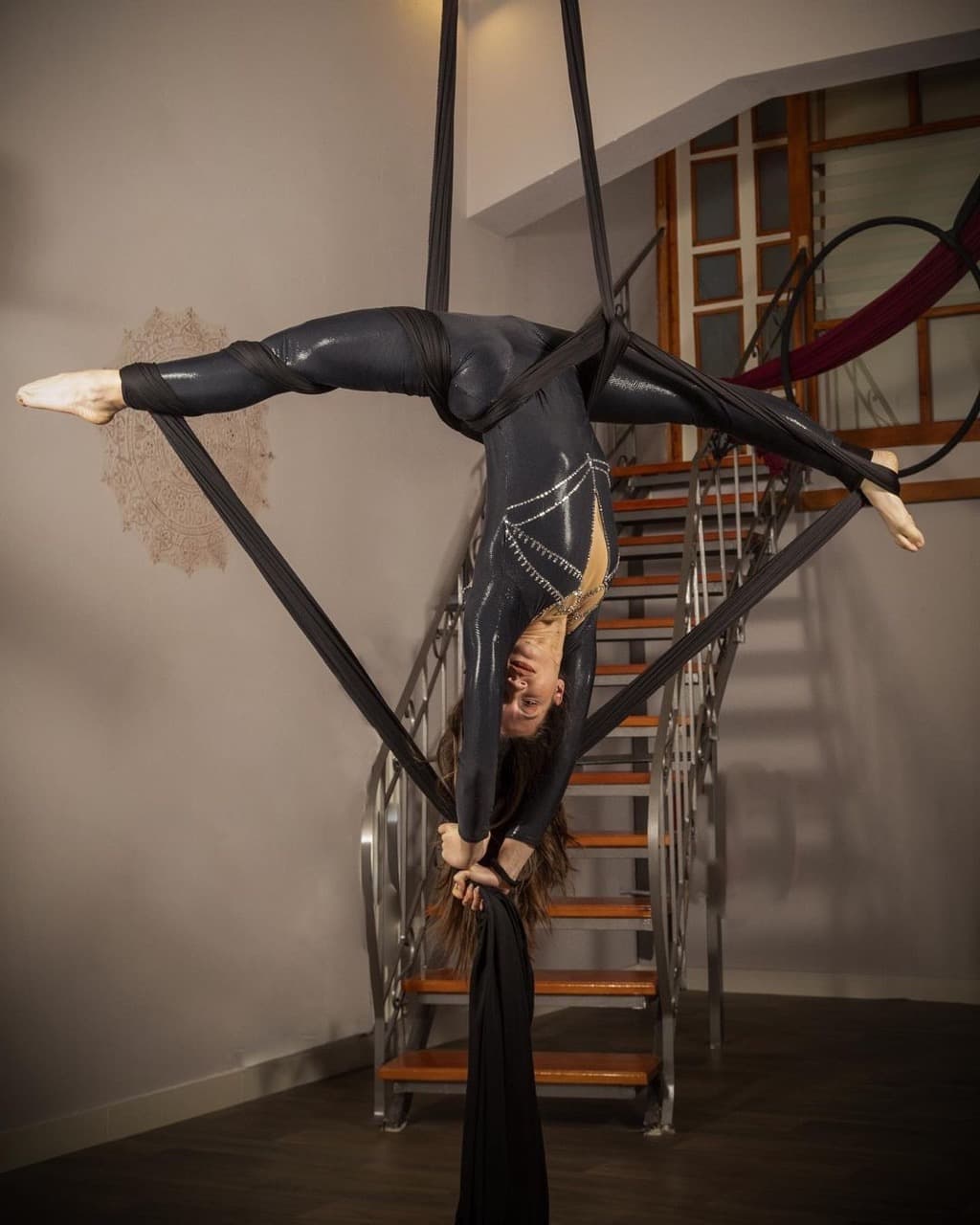 pole-and-aerial-arts-by-sofia-pole-dancing-sportshunter-2