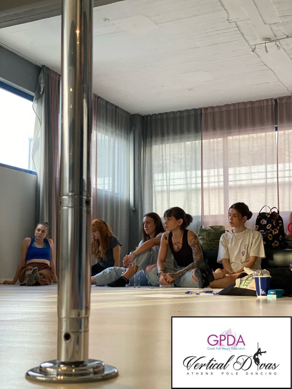 vertical-divas-athens-pole-dance-workshop-didaktikis-sportshunter6