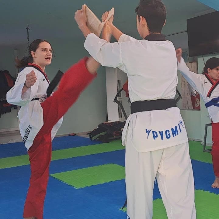 pygmi-psichikou-taekwondo-kopi-pitas-sportshunter-3