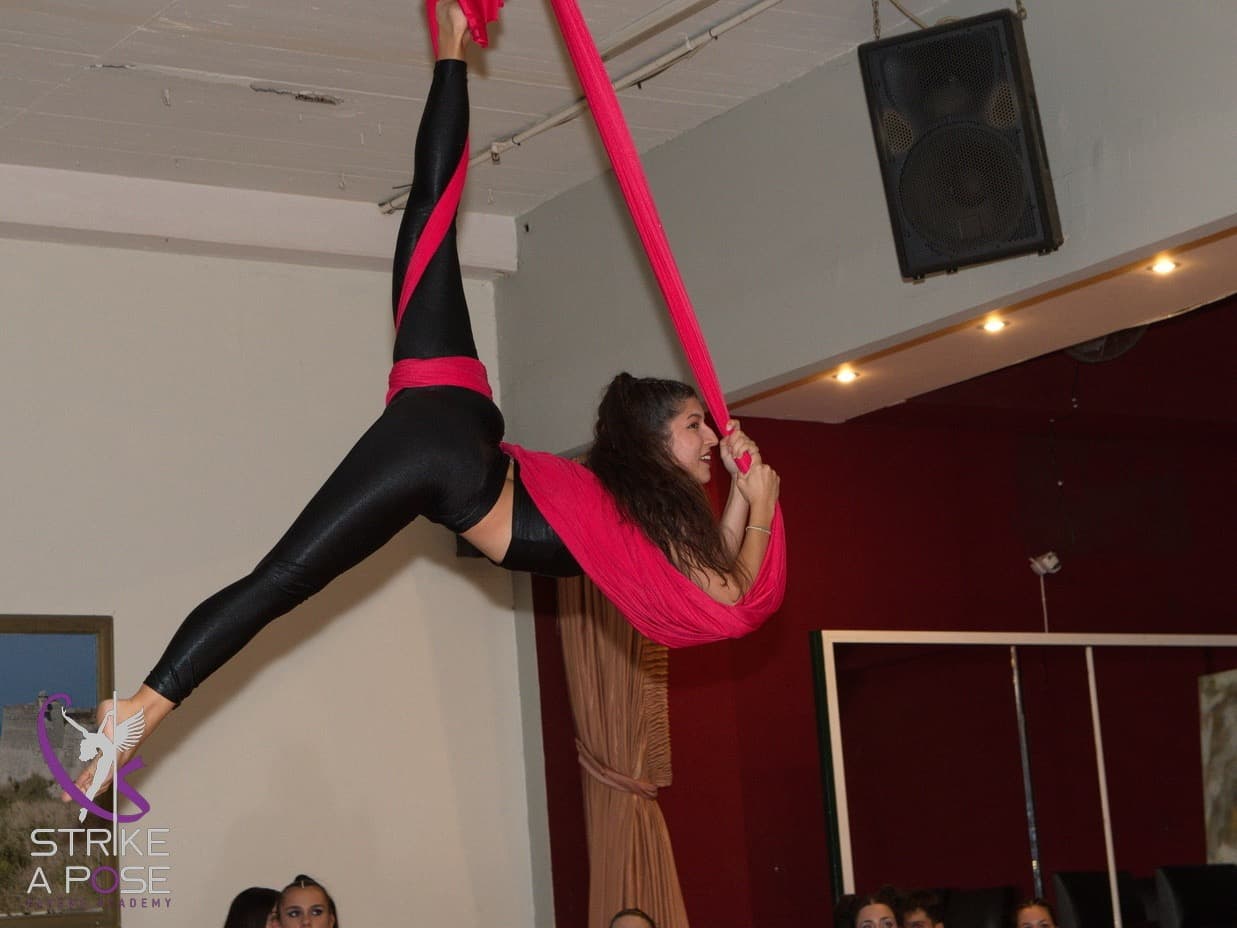 strike-a-pose-argyroupoli-aerial-yoga-sportshunter-20