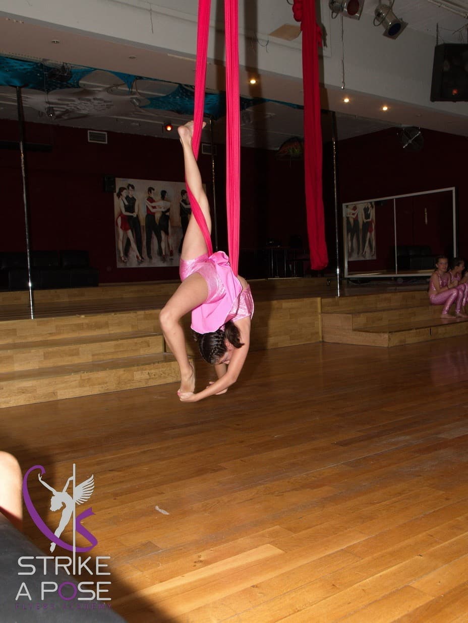 strike-a-pose-argyroupoli-aerial-yoga-sportshunter-5