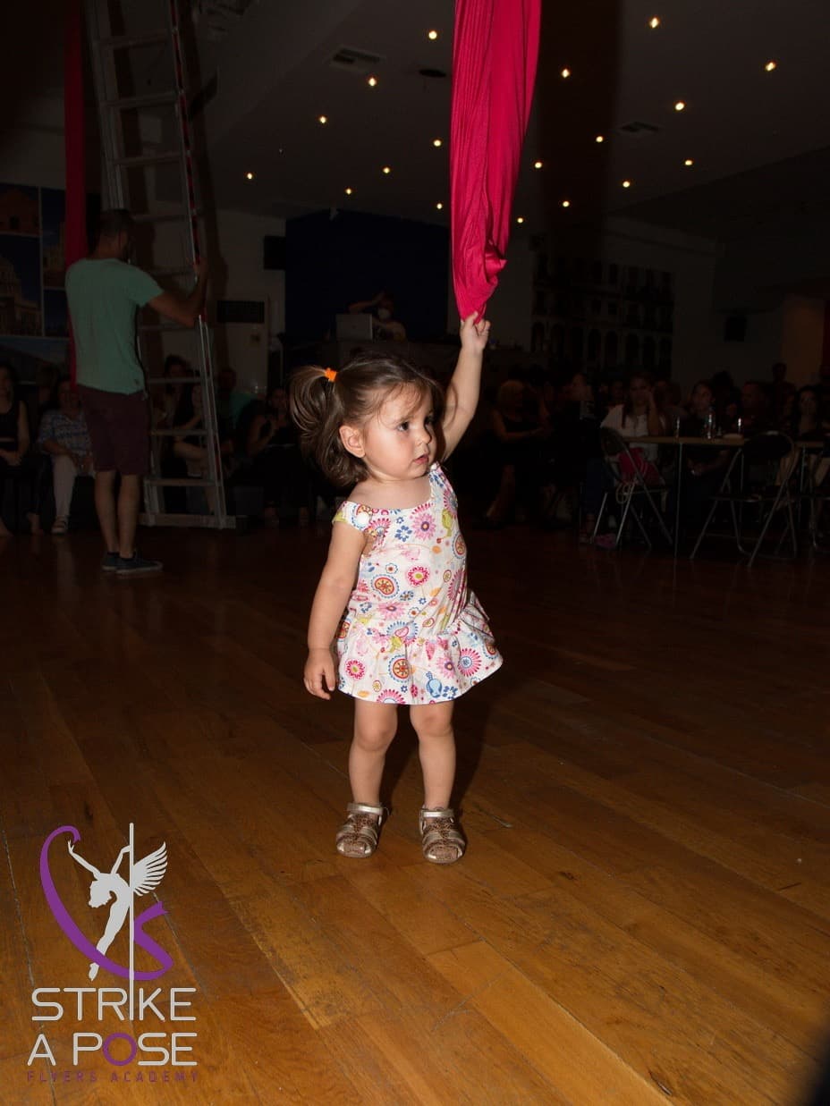 strike-a-pose-argyroupoli-aerial-yoga-sportshunter-8