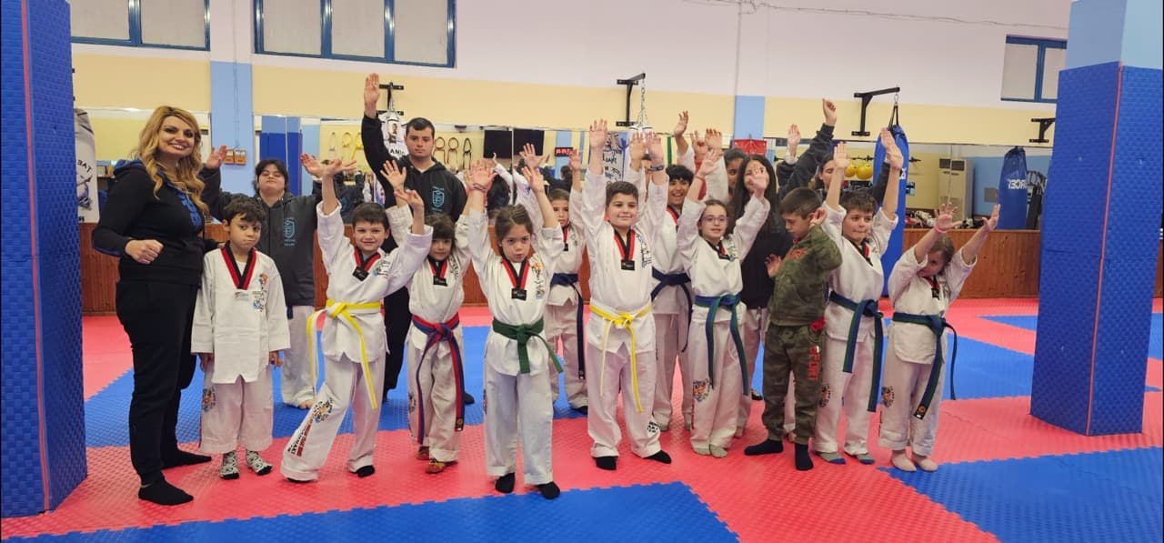 hellas-dream-team-taekwondo-wt-peiraias-sportshunter-8