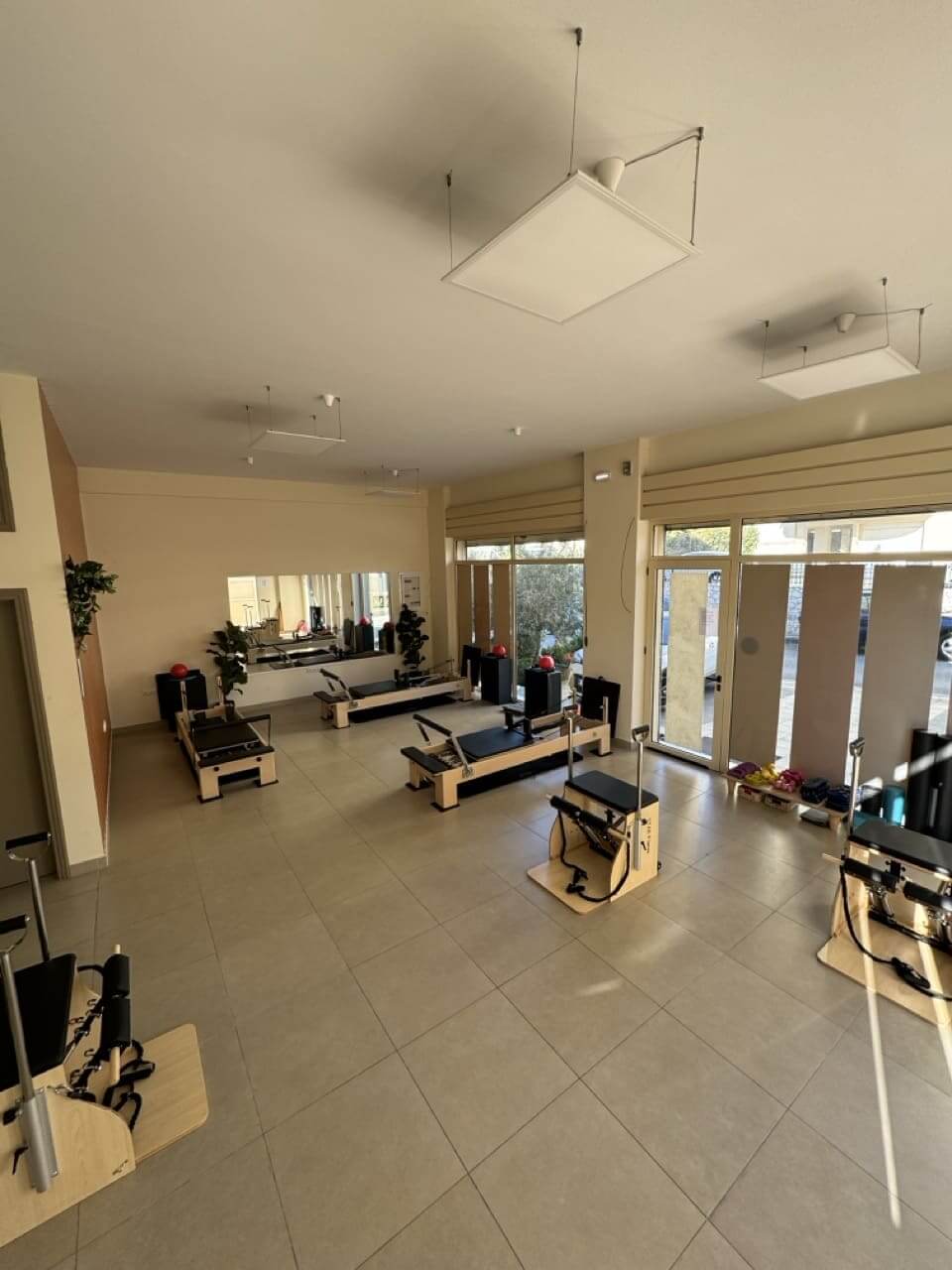 a-g-pilates-fitness-boutique-pilates-reformer-vari-sportshunter-1