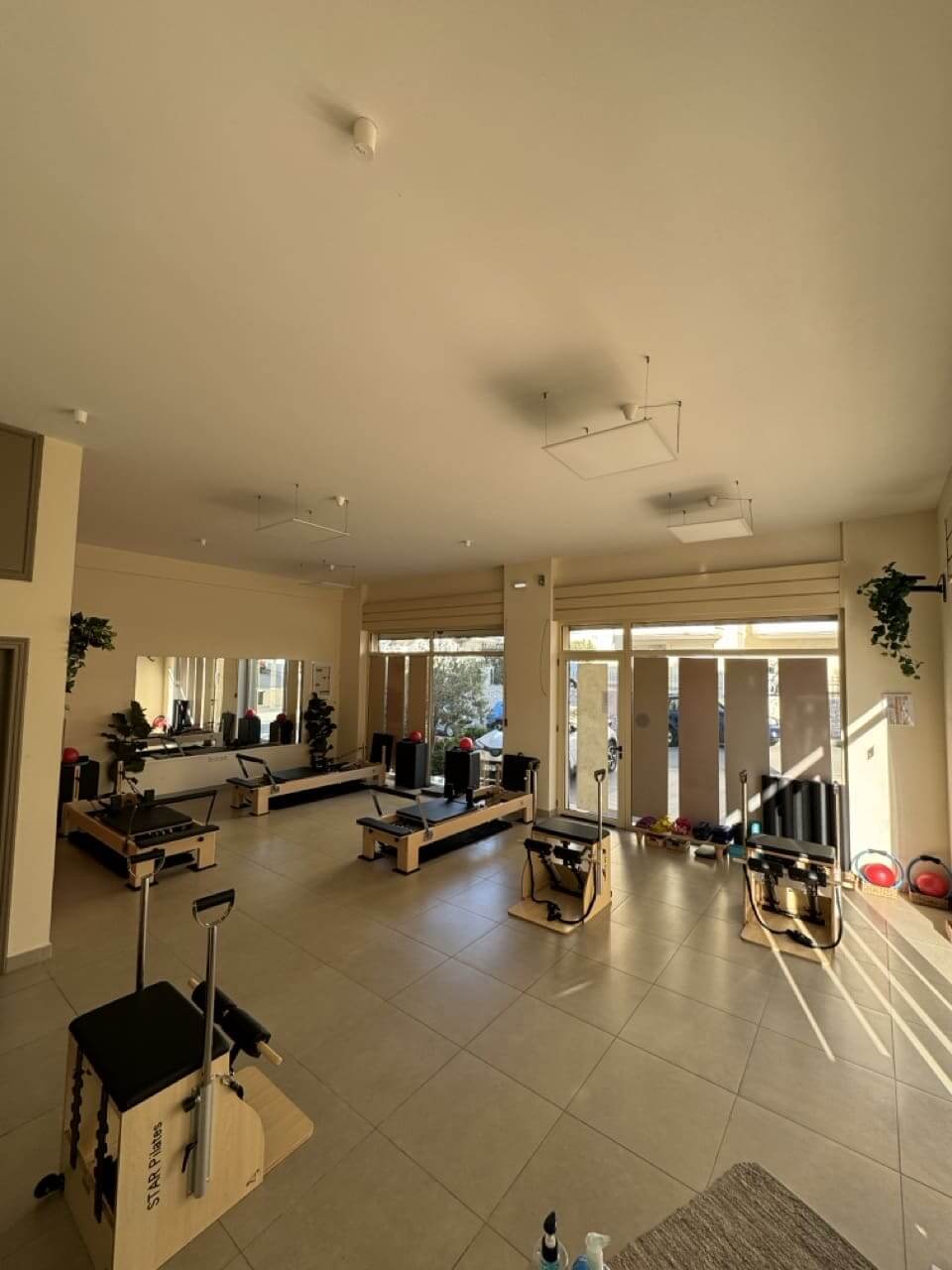 a-g-pilates-fitness-boutique-pilates-reformer-vari-sportshunter-5