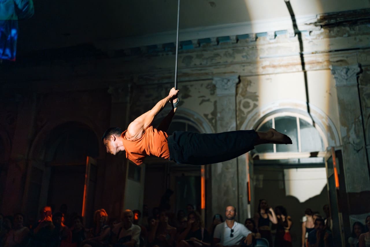 momentum-aerial-acrobatics-athina-aerial-arts-athina-sportshunter-3