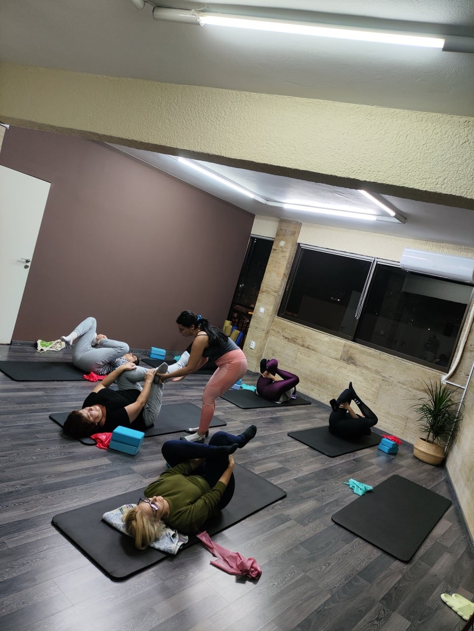 movement-therapy-pilates-mat-athina-sportshunter-2