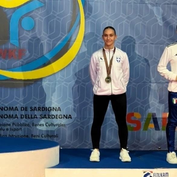 polydeykis-karate-nea-artaki-sportshunter-3i-thesi-gia-tin-anastasiadi-anastasia-stous-mesogeiakous-agones-karate-1
