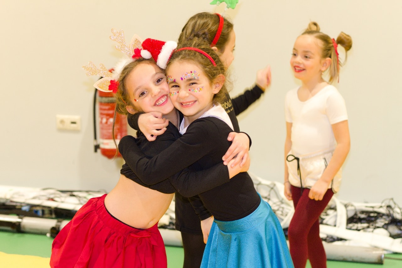 aigli-thessalonikis-rythmiki-gymnastiki-thessaloniki-eortastiki-proponisi-sportshunter-7
