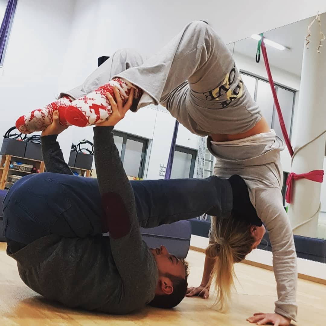 play-and-fly-acroyoga-gerakas-sportshunter-5