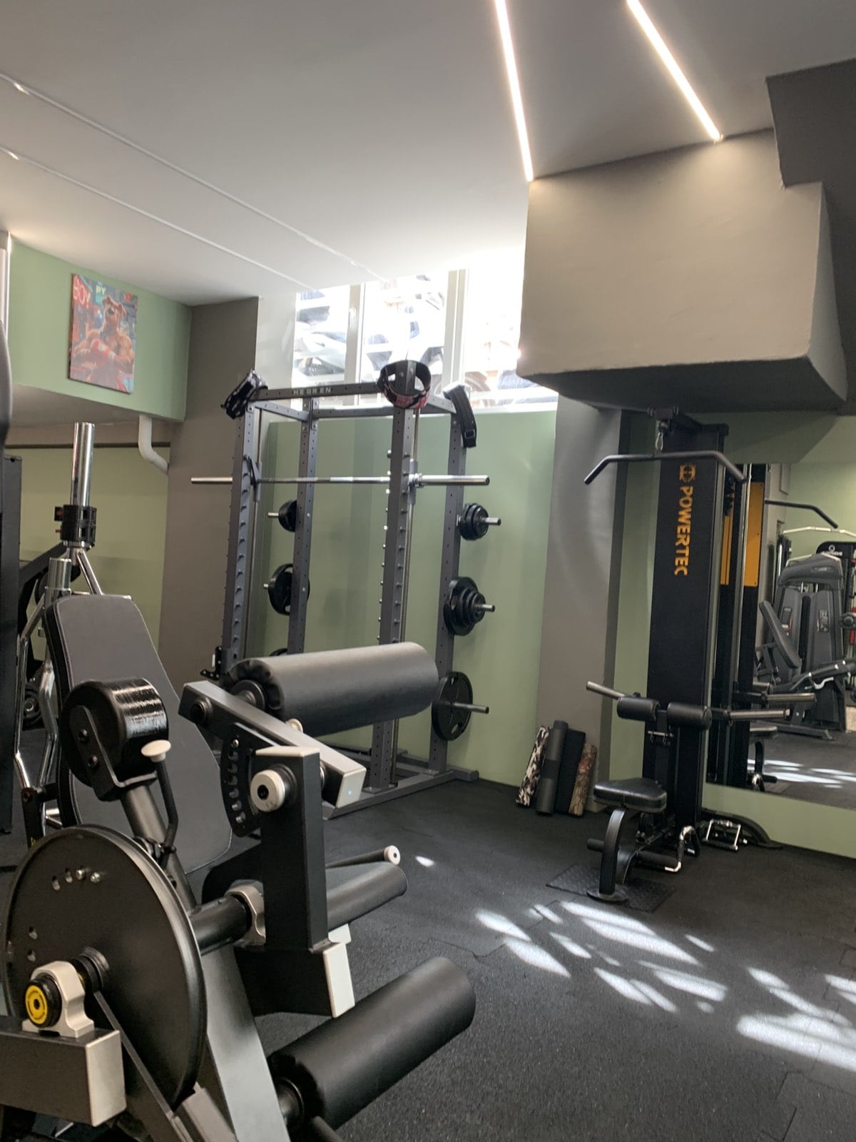 selfmade-fitnesshub-gymnastirio-peiraias-xoros-sportshunter-12