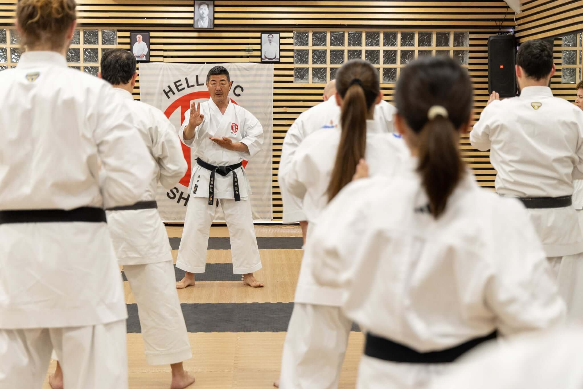victorious-karate-psachna-seminario-karate-hanshi-iwata-genzo-8-dan-sportshunter-10