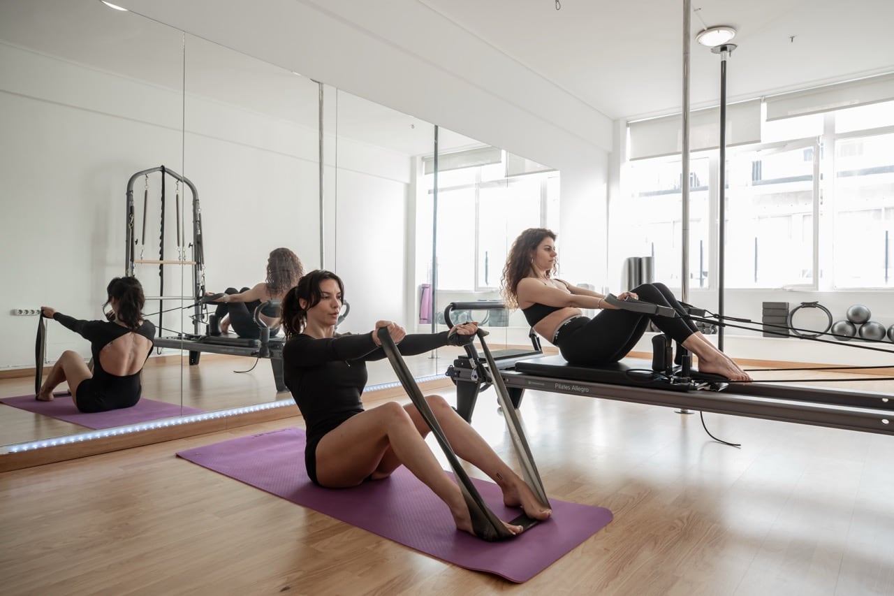 8th-floor-pole-and-pilates-pilates-mat-athina-sportshunter-12