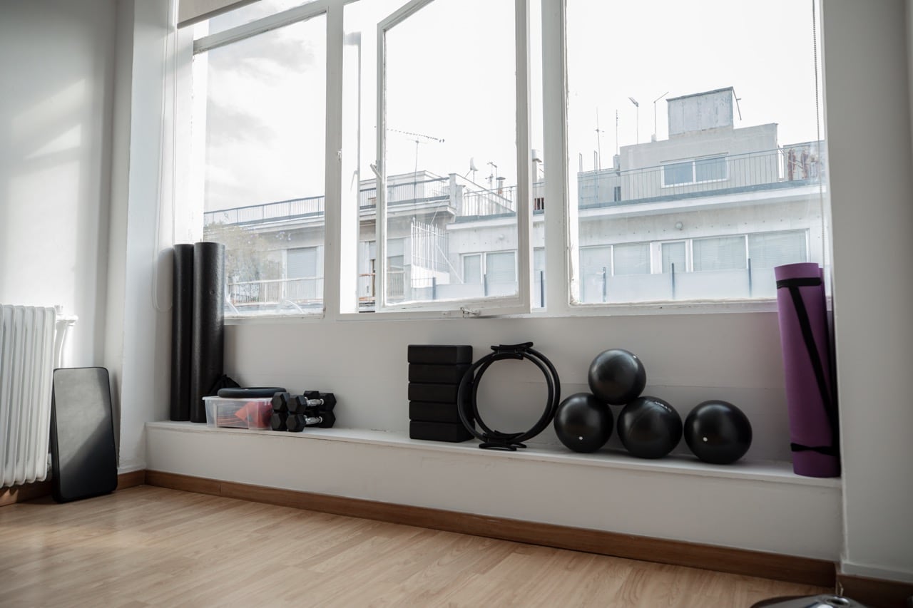 8th-floor-pole-and-pilates-pilates-mat-athina-sportshunter-2