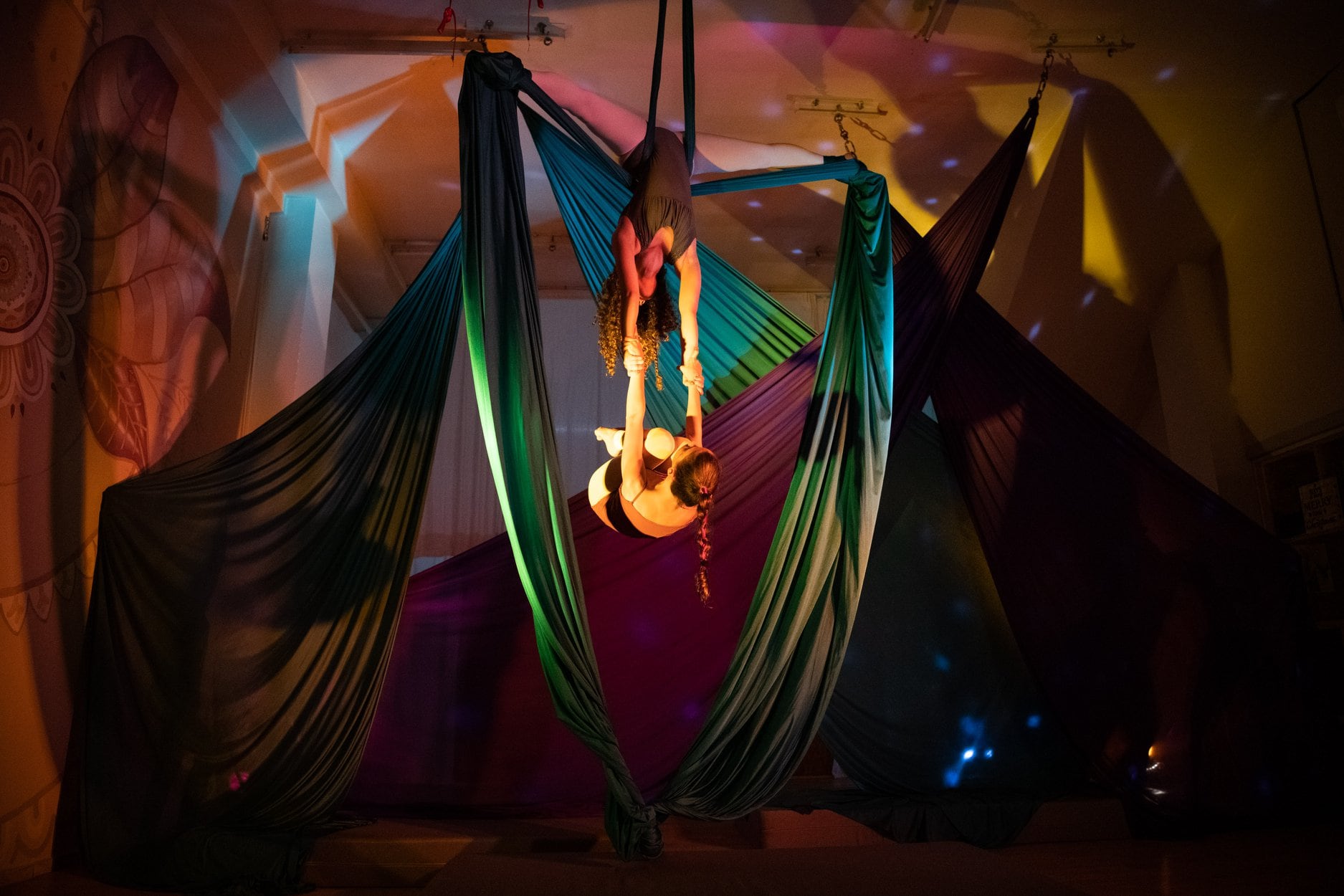 flight-school-aerial-silks-chania-sportshunter-1