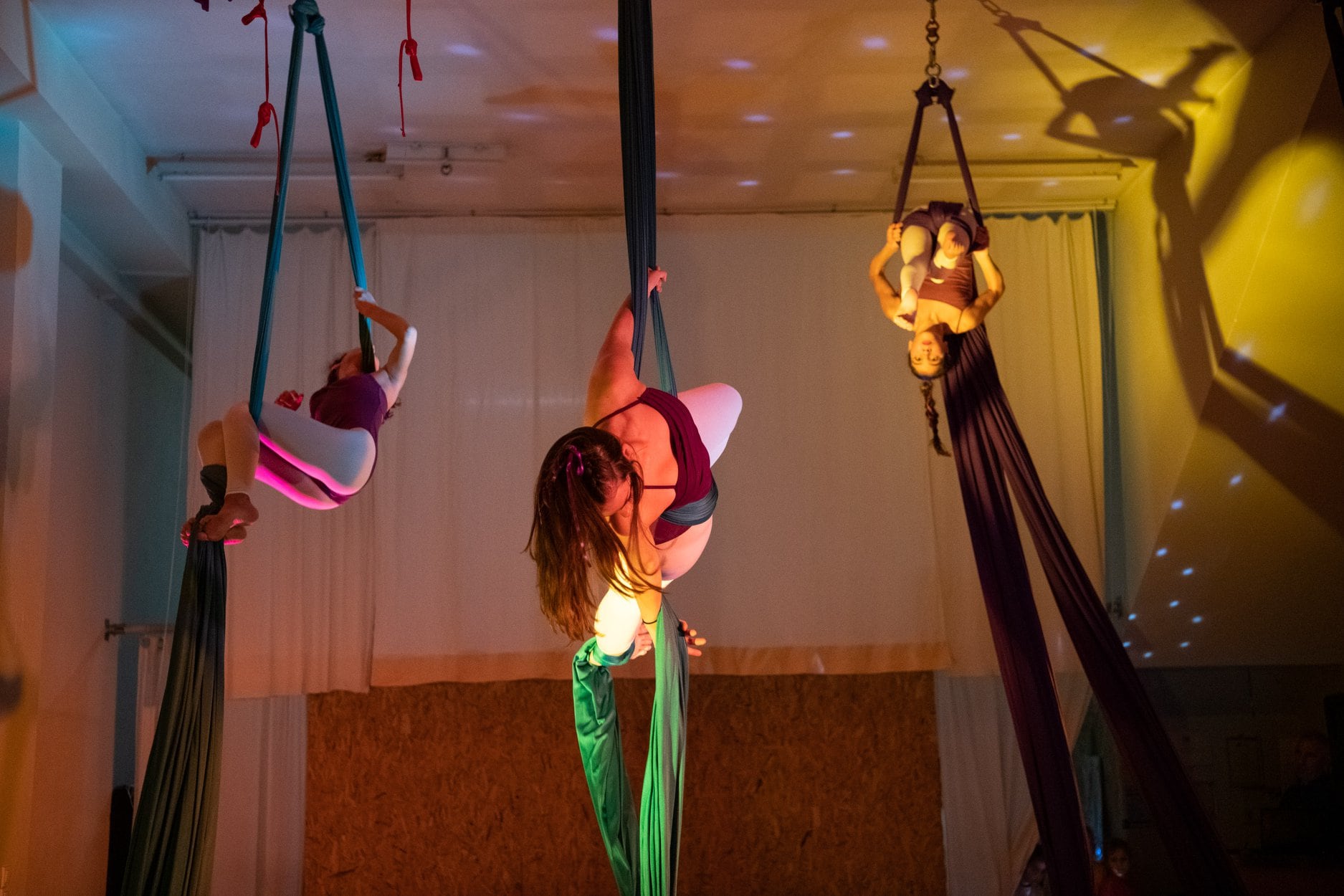 flight-school-aerial-silks-chania-sportshunter-2