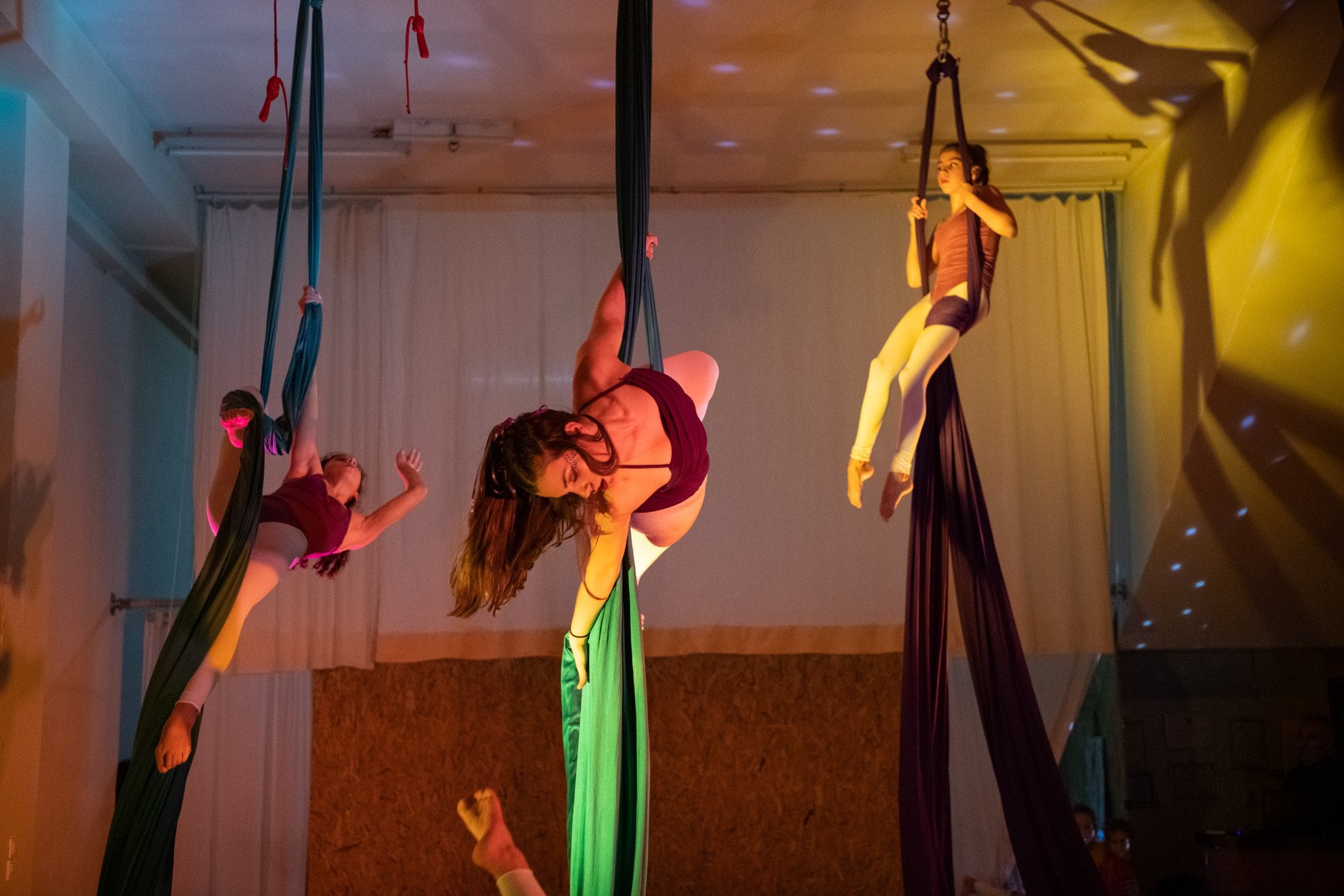 flight-school-aerial-silks-chania-sportshunter-4