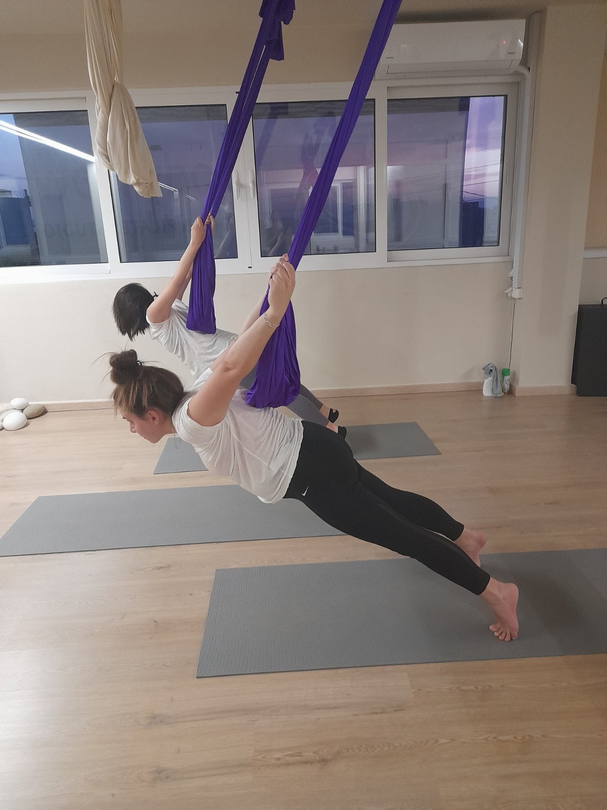 body-flow-yoga-and-pilates-studio-aerial-yoga-agios-dimitrios-sportshunter-1