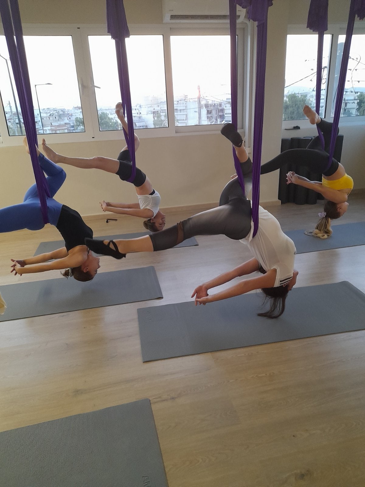body-flow-yoga-and-pilates-studio-aerial-yoga-agios-dimitrios-sportshunter-8